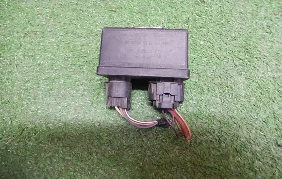 Glow plug pre-heat relay