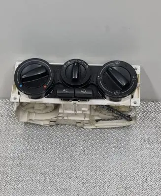 Volkswagen Golf IV Climate control unit 1J0820045F 657837L12 901511210000