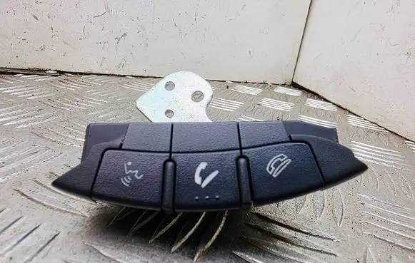 Mitsubishi ASX Steering wheel buttons/switches 75B474