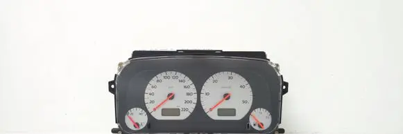 Volkswagen Golf III Speedometer (instrument cluster) 1H0919864R 6160633161