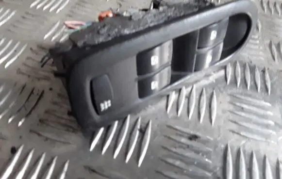 Renault Scenic II - Grand scenic II Electric window control switch 156018070