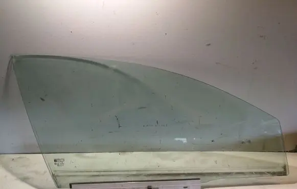 Opel Vectra C Front door window glass four-door