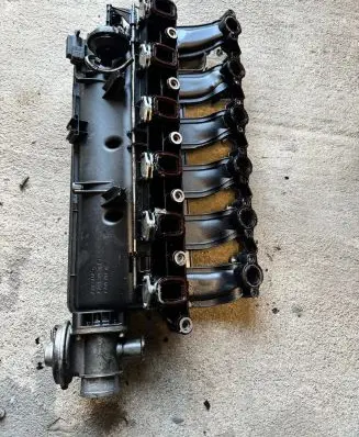 BMW 5 E39 Intake manifold 7789247 7789329 7789287
