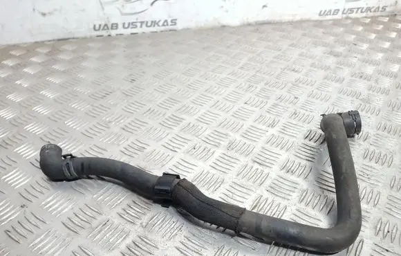 Volkswagen PASSAT B7 Engine coolant pipe/hose