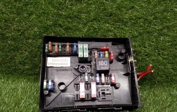Volkswagen Golf V Fuse box set 1K0937125A 01718130