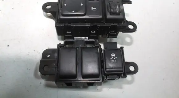 Nissan Juke I F15 A set of switches 25190BA60A