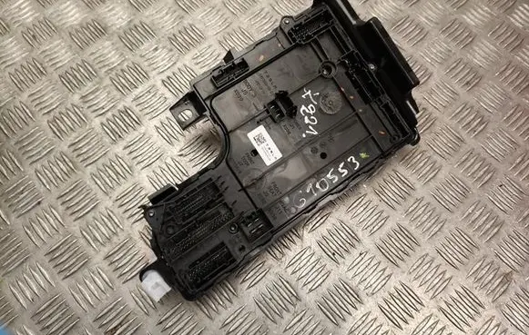 Tesla Model Y Door control unit/module 165764812A