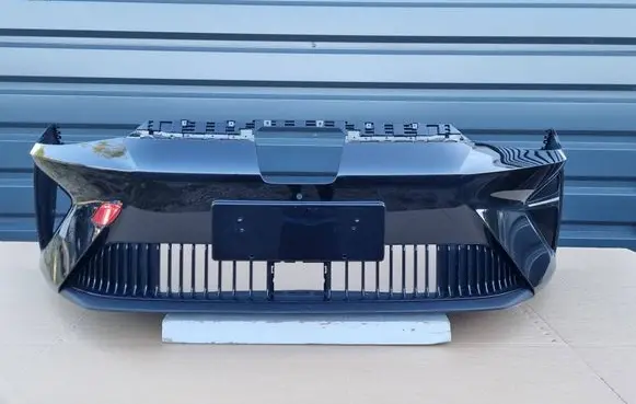MG MG5 II Front bumper P10859360