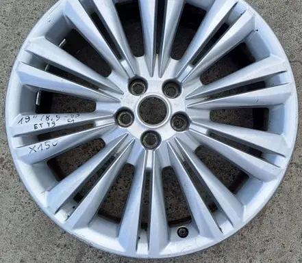 Jaguar XK - XKR R19 alloy rim C2P12613