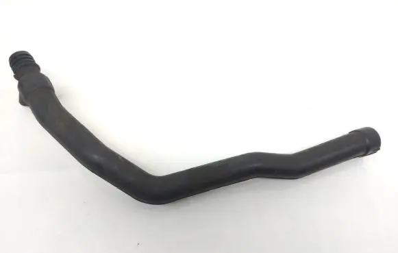 Mercedes-Benz E W212 Breather hose/pipe A6510101382