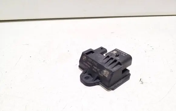 BMW X6 F16 Glow plug pre-heat relay 8519472 E2110021046 180214