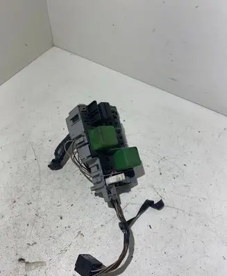 Opel Tigra B Fuse module 09115142