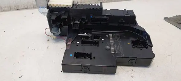 Mercedes-Benz C W204 SAM control unit A2049065602 A2049012602 A2129020207