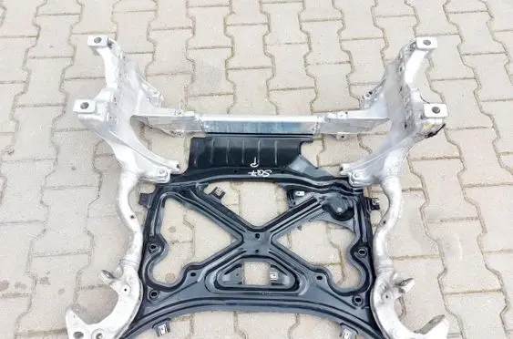 Audi SQ7 Front axle beam 4M0399315Q