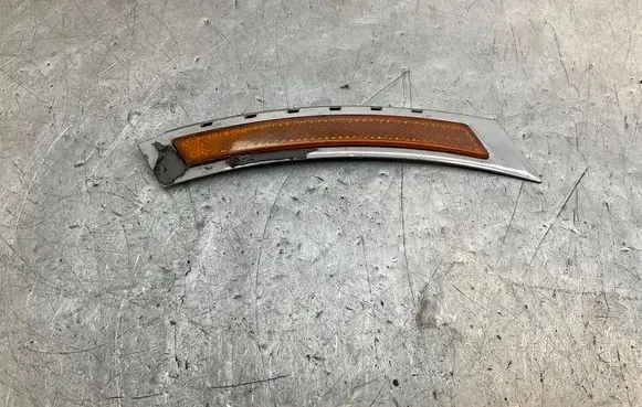 BMW 5 E60 E61 Front reflector 7185743