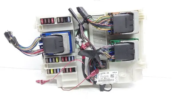 Volvo S60 Fuse module 31343677 BG9T14C256GA