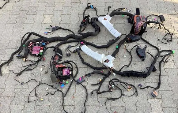Porsche Cayenne (9Y0 9Y3) Front door wiring loom/harness boot 9Y0971002