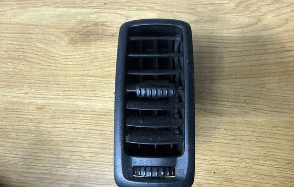 Opel Vivaro Dash center air vent grill R6136S150 7538