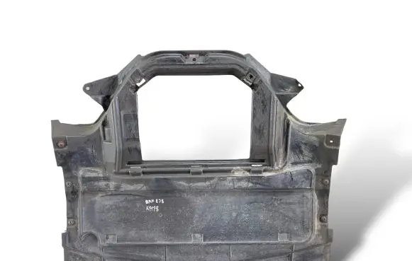 BMW 7 E38 Engine splash shield/under tray 8150223