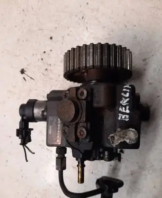 Citroen Berlingo Fuel injection high pressure pump 9683703780A 0445010102