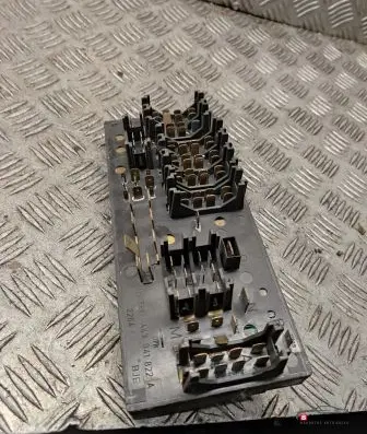 Audi 80 90 S2 B4 Fuse module 443941822a