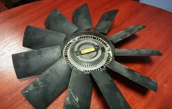 BMW 7 E38 Viscous fan clutch 1745134