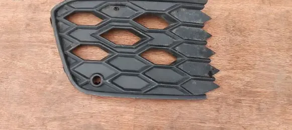 Volkswagen Golf VIII Front bumper lower grill 5H0853666