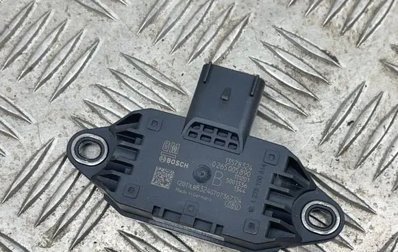 Opel Ampera ESP acceleration yaw rate sensor 13578324 0265005890