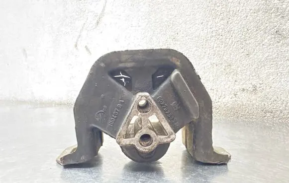 Saab 9-3 Ver1 Engine mount bracket 90279258