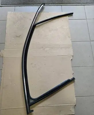 Volkswagen Tiguan Rubber seal front coupe door window 5NN837431