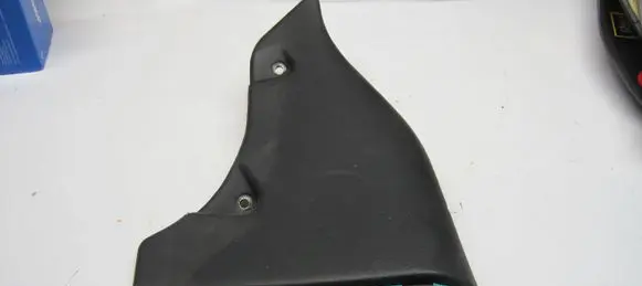 Maserati Quattroporte (B) pillar trim (bottom) 981383000
