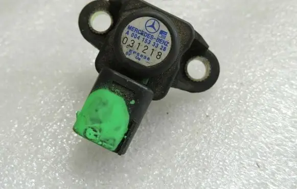 Mercedes-Benz C W203 Air pressure sensor A0041533328 A0051537228