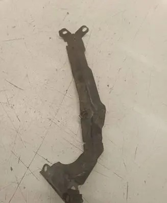 Audi A4 S4 B8 8K Fender mounting bracket 8K0821135