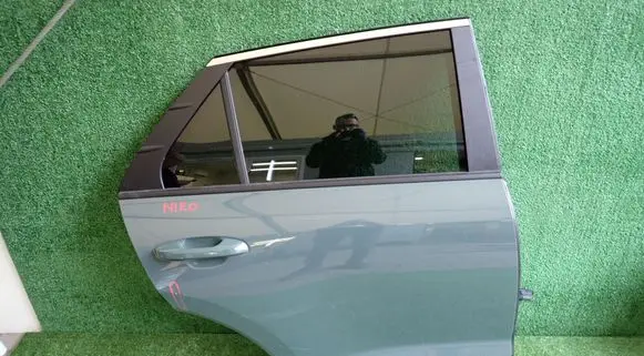 KIA Niro Rear door