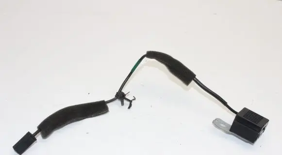 Nissan 370Z Aerial antenna amplifier