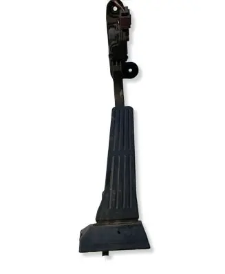 Hyundai Santa Fe Accelerator throttle pedal 