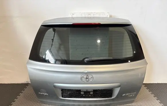 Toyota Avensis T250 Tailgate/trunk/boot lid 