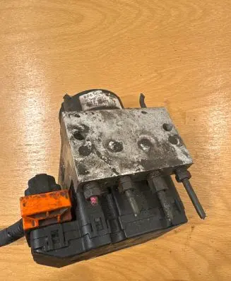 Suzuki Ignis ABS Pump 045001834