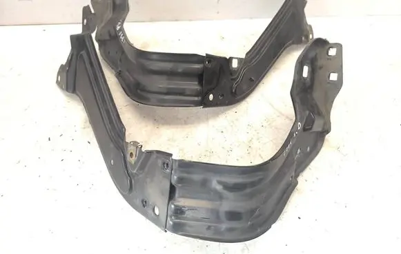 Headlight/headlamp mounting bracket