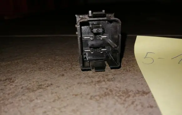 Volkswagen PASSAT B6 Hazard light switch 3C0953509A