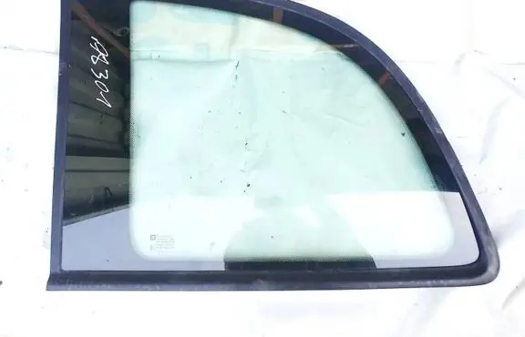 Opel Zafira A Rear side window
