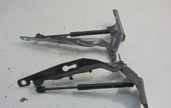 Volvo S60 Engine bonnet/hood hinges 30799178