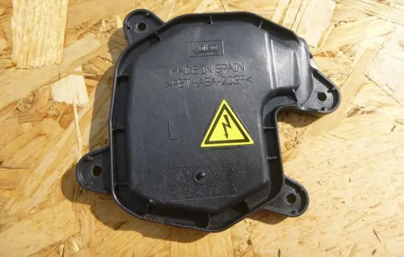 Volkswagen Polo V 6R Headlight/headlamp dust cover 6R0941607A