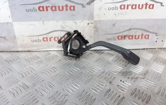 Volkswagen PASSAT B3 Wiper control stalk 357953503