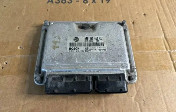 Skoda Octavia Mk2 (1Z) Engine control unit/module 038906012CL 0281010380