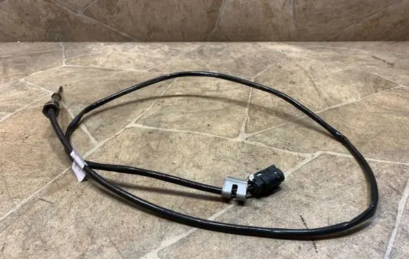 BMW 2 F46 Oil temperature sensor 8570121
