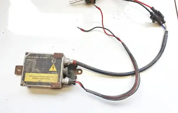 Mercedes-Benz E W210 Headlight ballast module Xenon es8000 es-8000