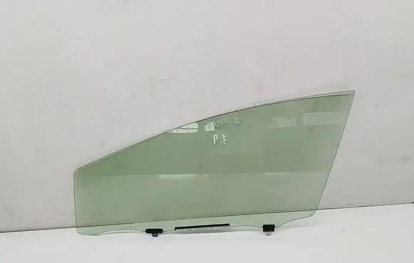 Toyota Prius (XW30) Front door window/glass (coupe) 6810247071