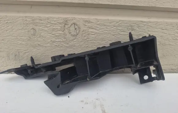 Audi A6 Allroad C7 Front bumper mounting bracket 4G0807284