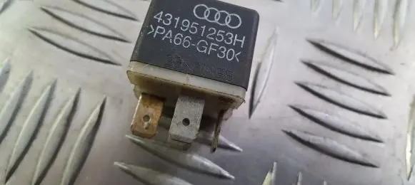 Volkswagen PASSAT B3 Other relay 431951253H
